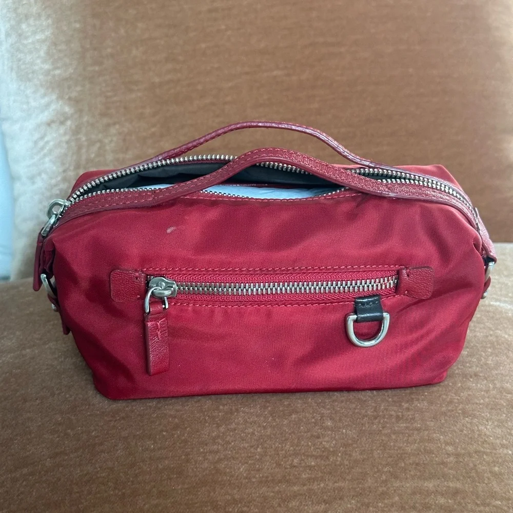 Tumi Voyageur Crimson Red Nylon Cosmetic Case Travel Toiletry Makeup Bag Rare